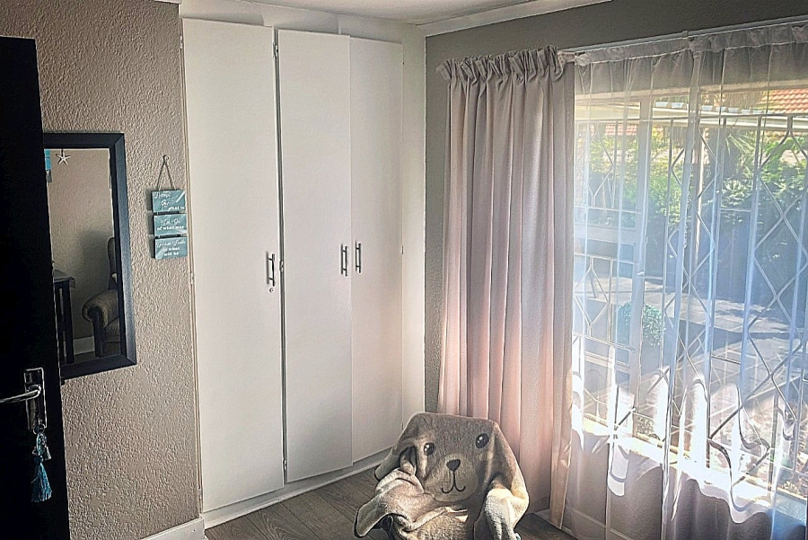 3 Bedroom Property for Sale in Dunnottar Gauteng