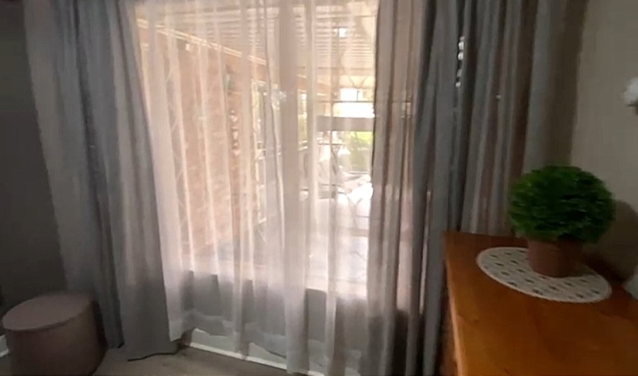 3 Bedroom Property for Sale in Dunnottar Gauteng