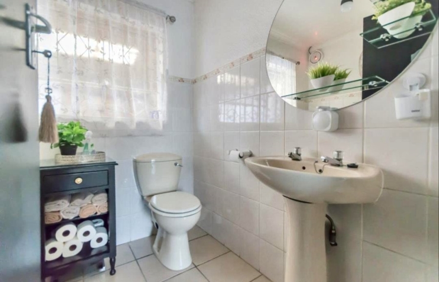 3 Bedroom Property for Sale in Dunnottar Gauteng