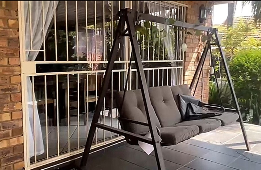 3 Bedroom Property for Sale in Dunnottar Gauteng