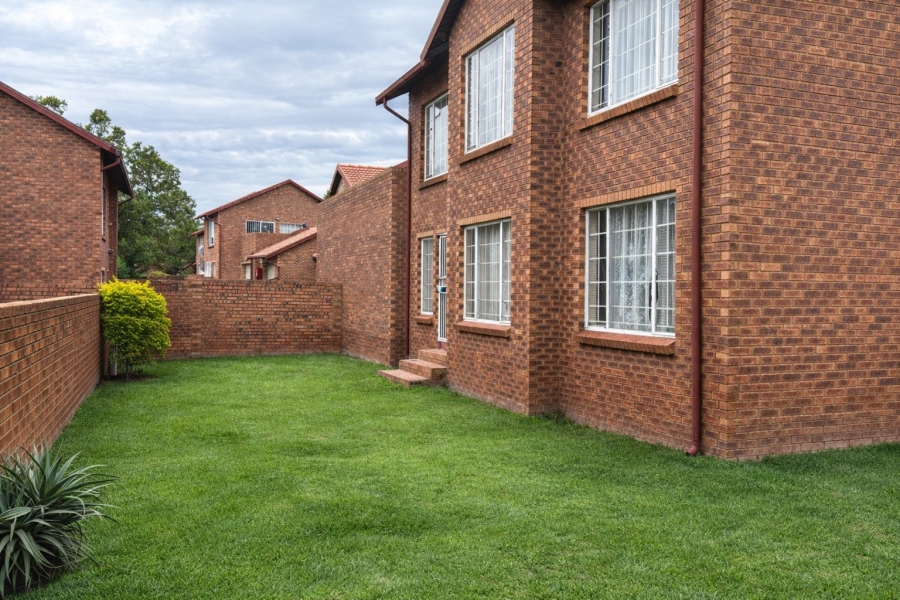 2 Bedroom Property for Sale in The Reeds Gauteng