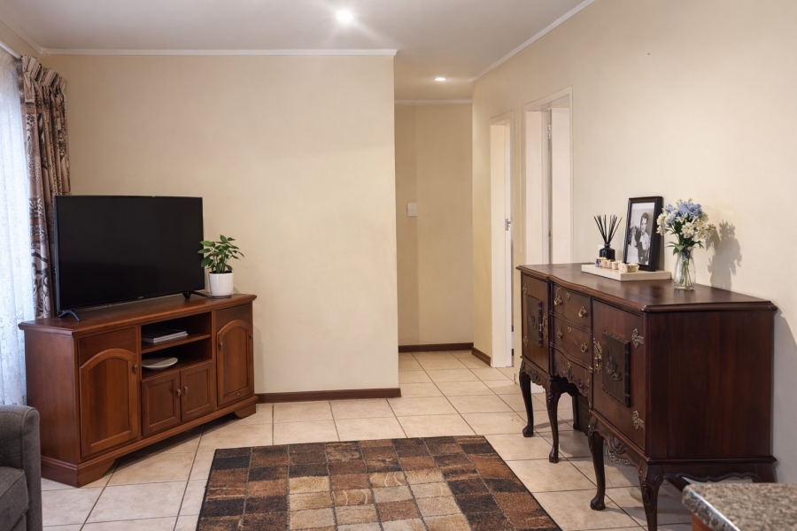 2 Bedroom Property for Sale in The Reeds Gauteng
