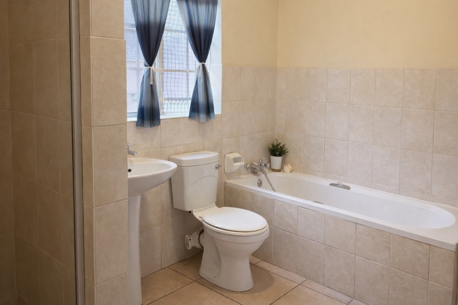2 Bedroom Property for Sale in The Reeds Gauteng