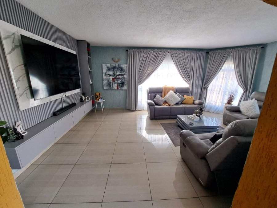 4 Bedroom Property for Sale in Ferryvale Gauteng