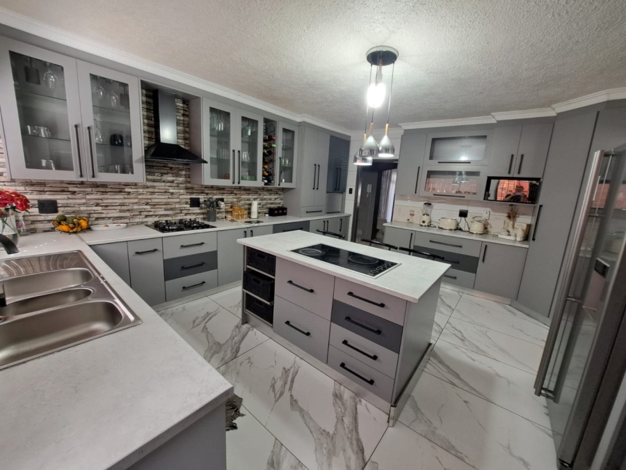 4 Bedroom Property for Sale in Ferryvale Gauteng