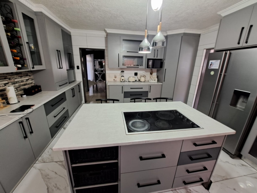 4 Bedroom Property for Sale in Ferryvale Gauteng