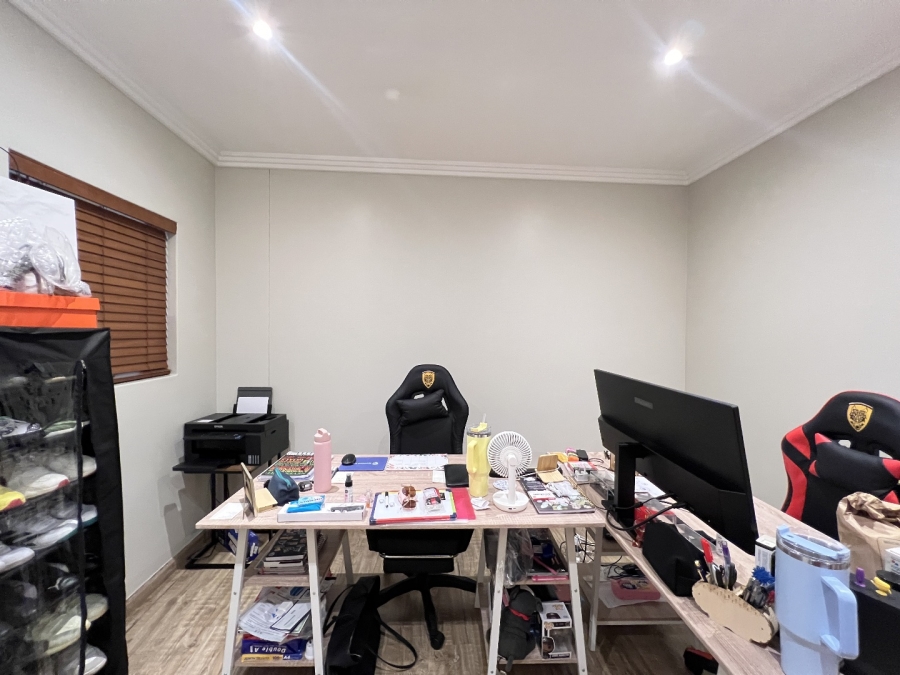 2 Bedroom Property for Sale in Bedford Gardens Gauteng