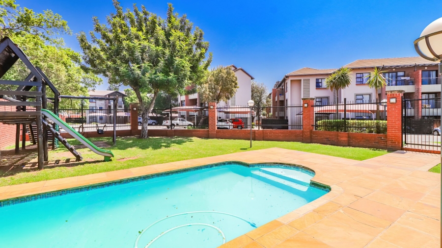 2 Bedroom Property for Sale in Noordhang Gauteng