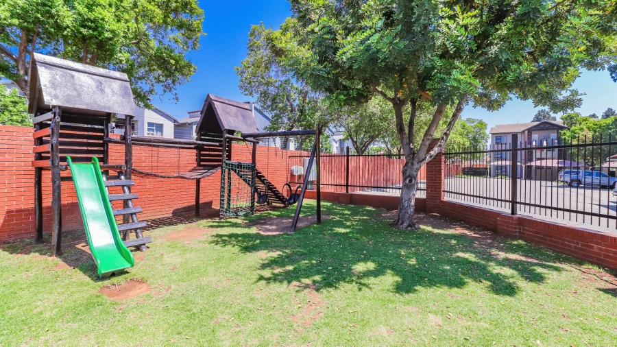 2 Bedroom Property for Sale in Noordhang Gauteng