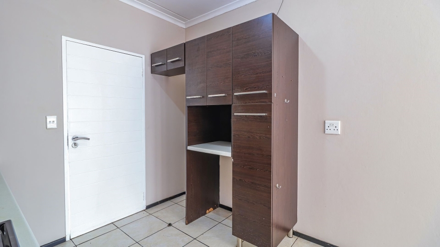 2 Bedroom Property for Sale in Noordhang Gauteng