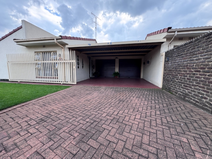 3 Bedroom Property for Sale in Three Rivers Gauteng