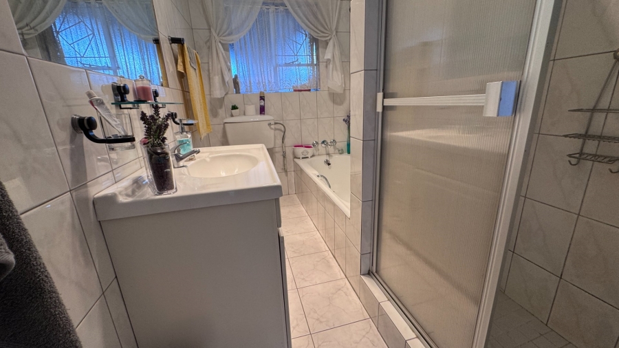 3 Bedroom Property for Sale in Three Rivers Gauteng