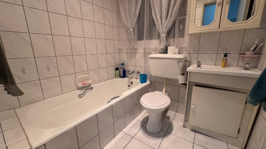 3 Bedroom Property for Sale in Three Rivers Gauteng