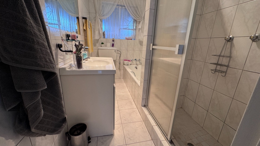 3 Bedroom Property for Sale in Three Rivers Gauteng