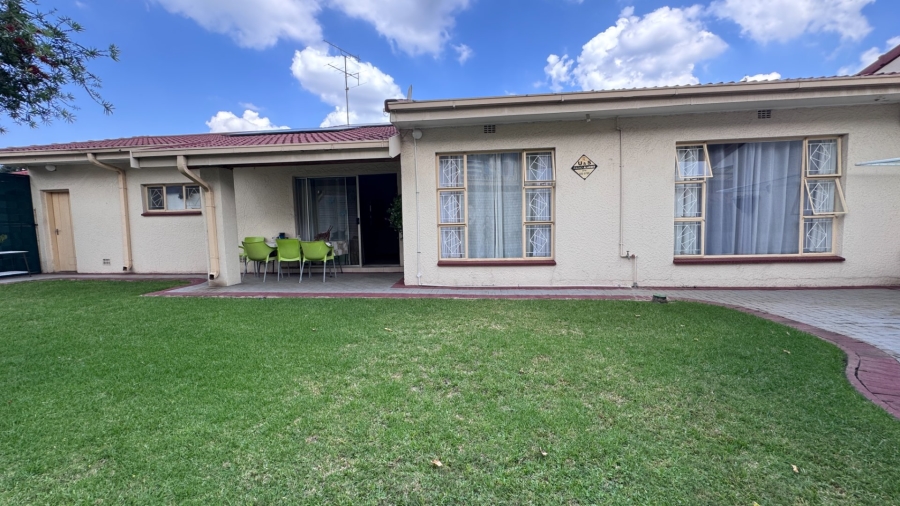 3 Bedroom Property for Sale in Three Rivers Gauteng