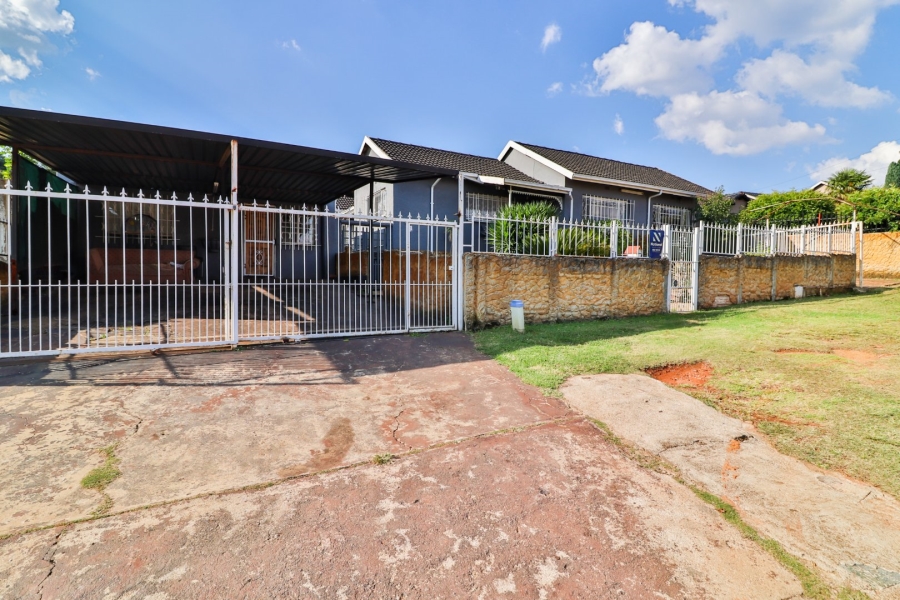 3 Bedroom Property for Sale in Discovery Gauteng