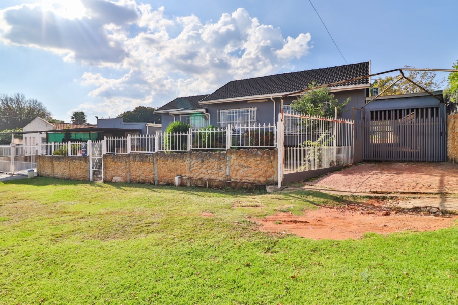 3 Bedroom Property for Sale in Discovery Gauteng