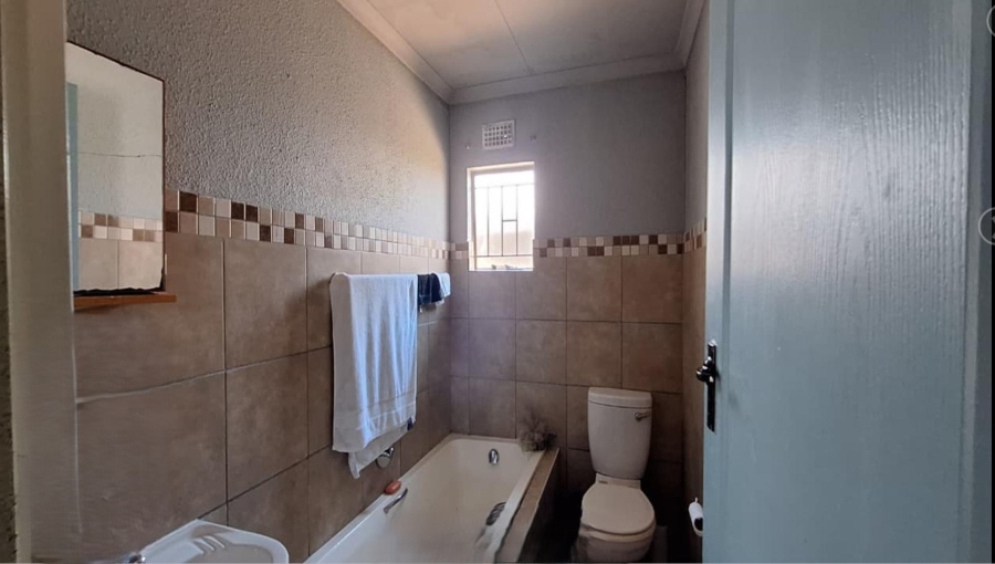 3 Bedroom Property for Sale in Albertsdal Gauteng