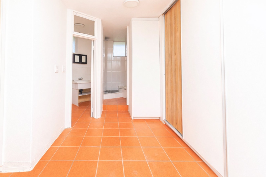 1 Bedroom Property for Sale in The Gardens Gauteng