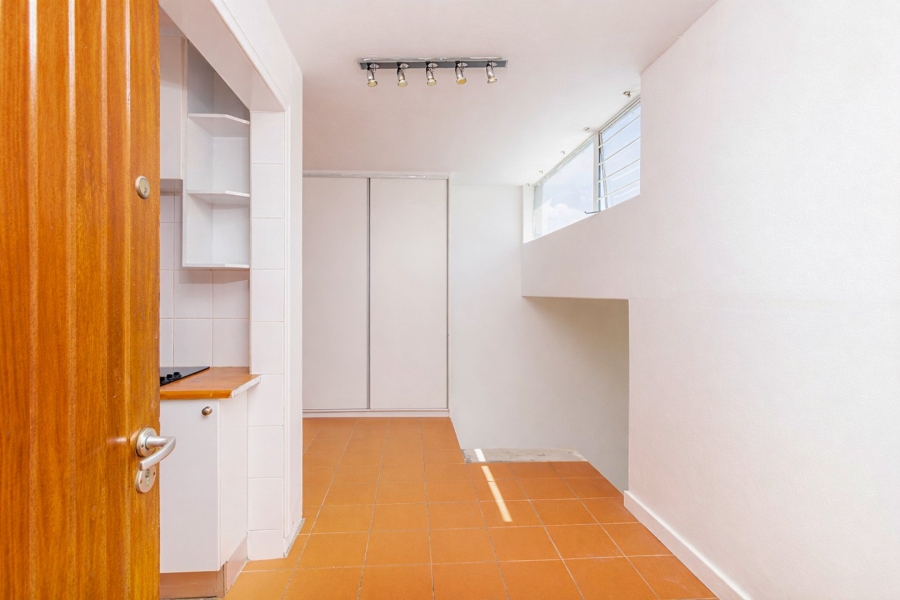 1 Bedroom Property for Sale in The Gardens Gauteng