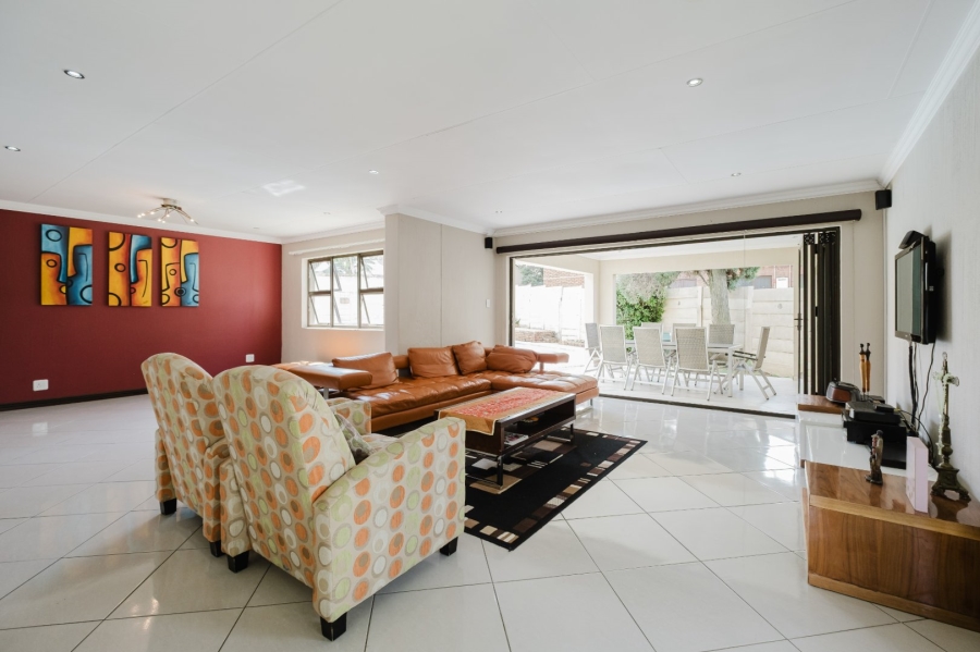 3 Bedroom Property for Sale in Mulbarton Gauteng