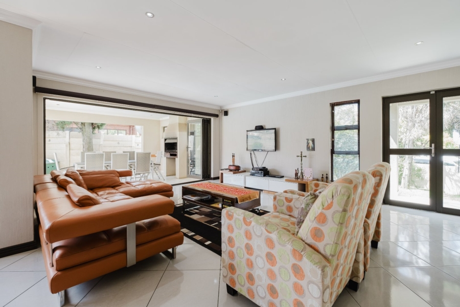 3 Bedroom Property for Sale in Mulbarton Gauteng