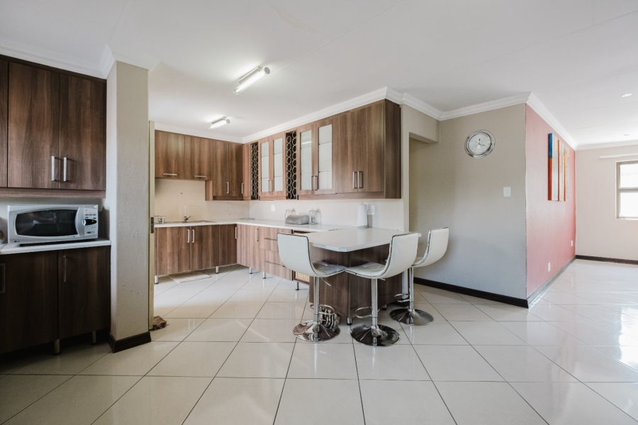 3 Bedroom Property for Sale in Mulbarton Gauteng