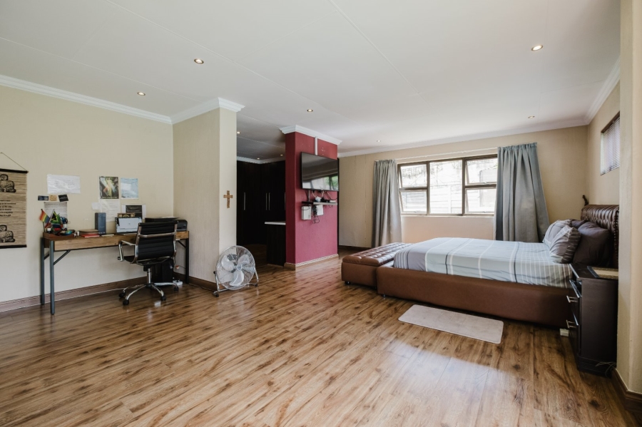 3 Bedroom Property for Sale in Mulbarton Gauteng