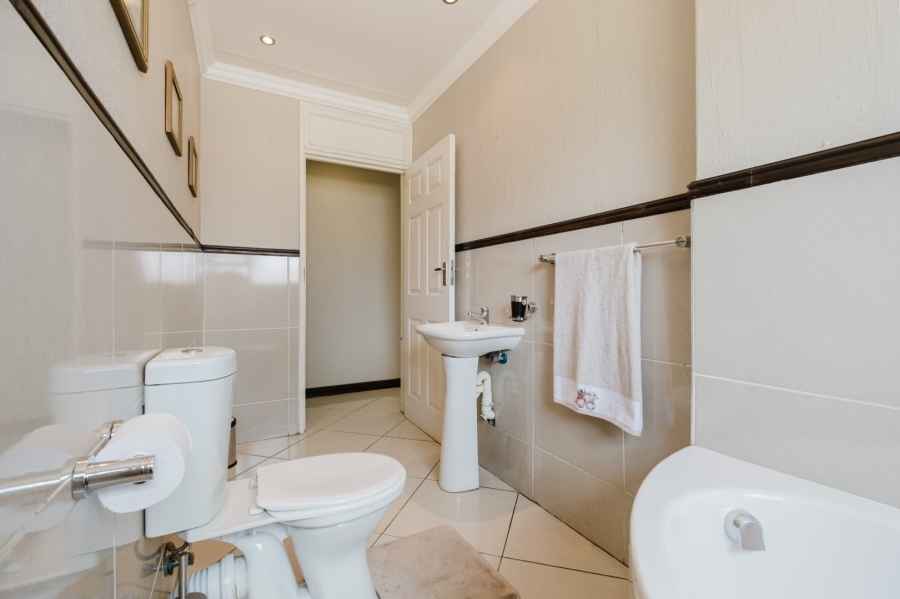 3 Bedroom Property for Sale in Mulbarton Gauteng