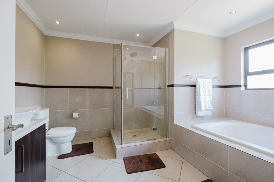 3 Bedroom Property for Sale in Mulbarton Gauteng