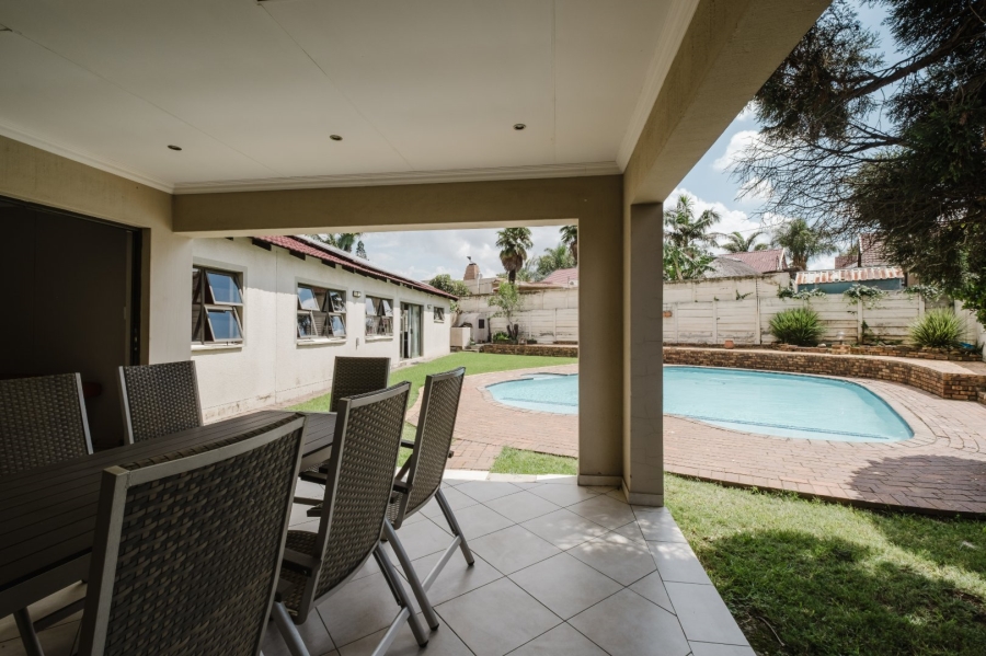 3 Bedroom Property for Sale in Mulbarton Gauteng