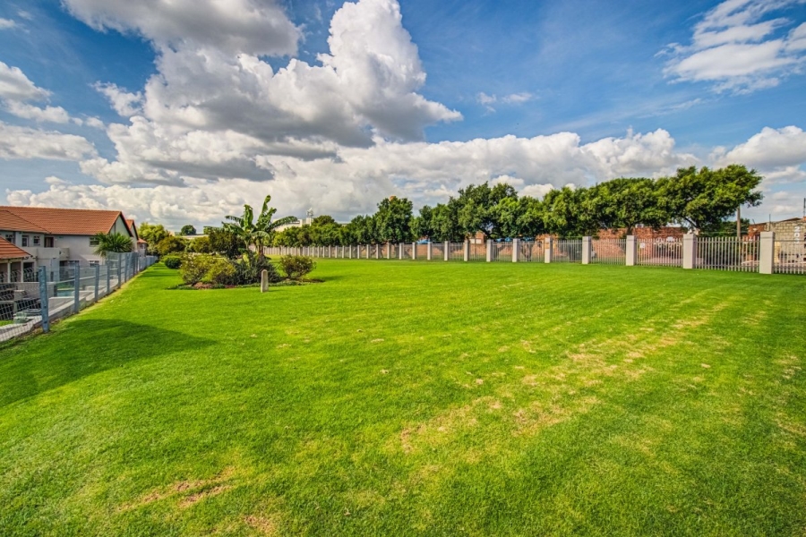 1 Bedroom Property for Sale in Edenvale Central Gauteng