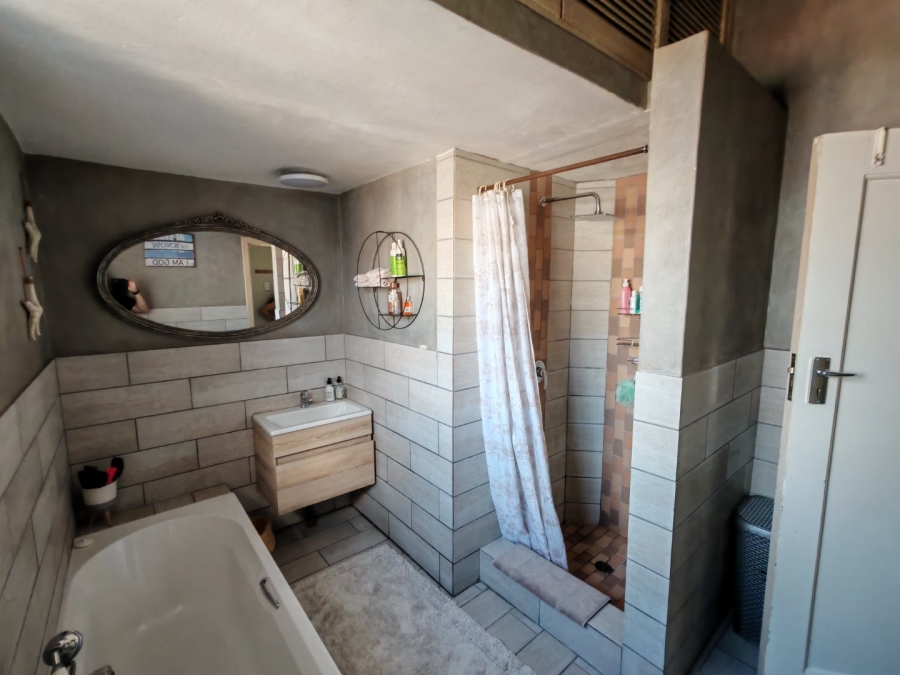3 Bedroom Property for Sale in Orange Grove Gauteng