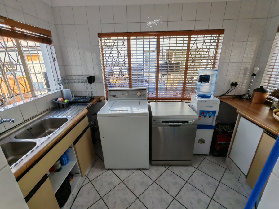 3 Bedroom Property for Sale in Orange Grove Gauteng