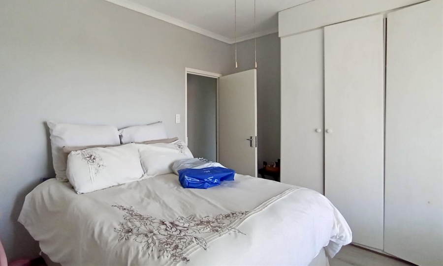 2 Bedroom Property for Sale in La Montagne Gauteng