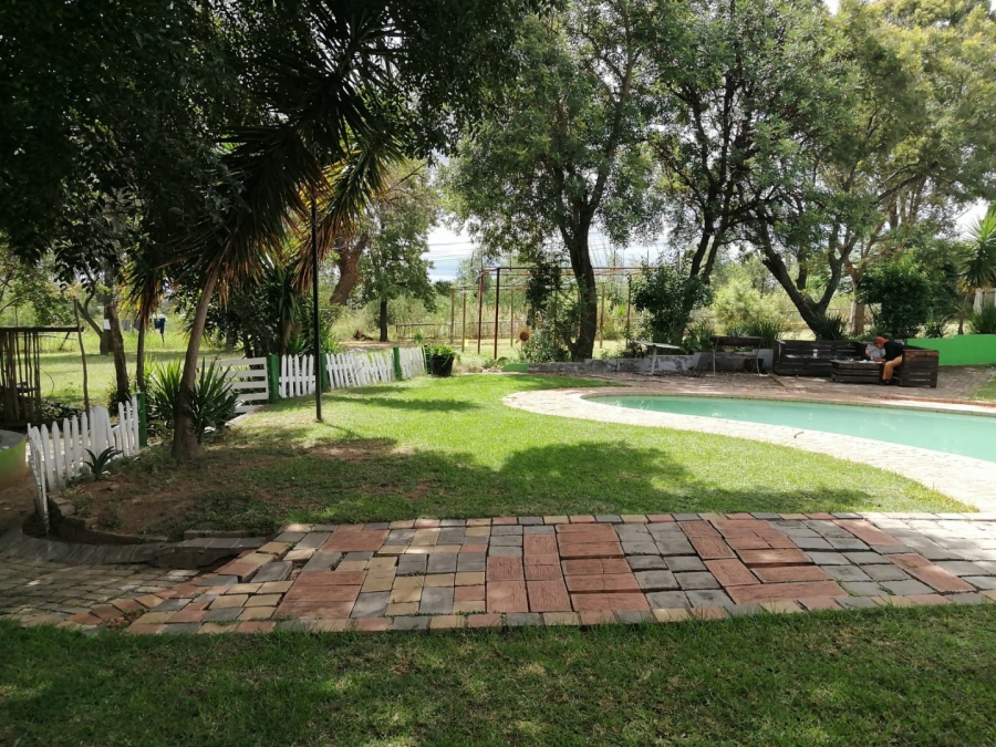 To Let Commercial Property for Rent in Laezonia Gauteng