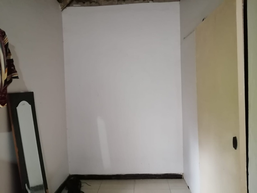 To Let 1 Bedroom Property for Rent in Laezonia Gauteng