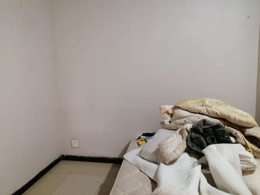 To Let 1 Bedroom Property for Rent in Laezonia Gauteng