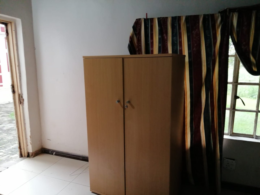 To Let 1 Bedroom Property for Rent in Laezonia Gauteng