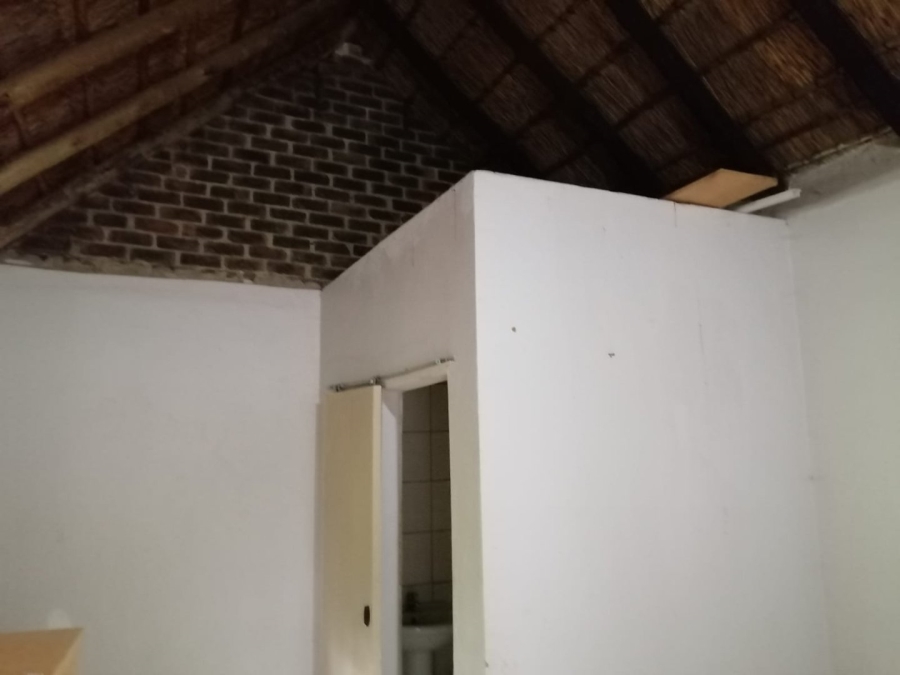To Let 1 Bedroom Property for Rent in Laezonia Gauteng