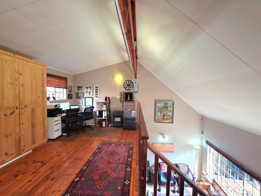 2 Bedroom Property for Sale in La Montagne Gauteng