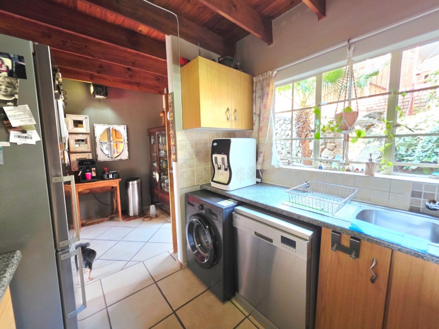 2 Bedroom Property for Sale in La Montagne Gauteng