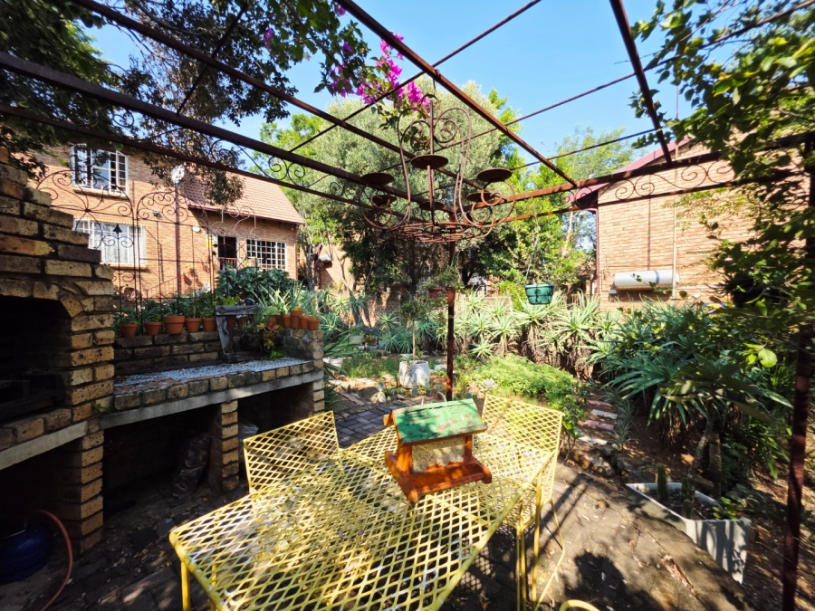 2 Bedroom Property for Sale in La Montagne Gauteng