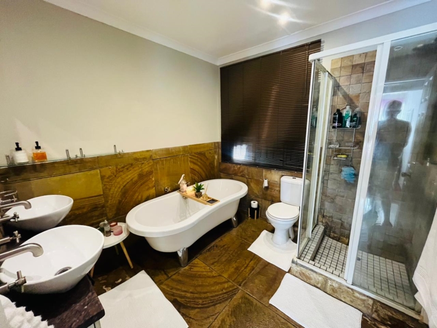 4 Bedroom Property for Sale in Blairgowrie Gauteng