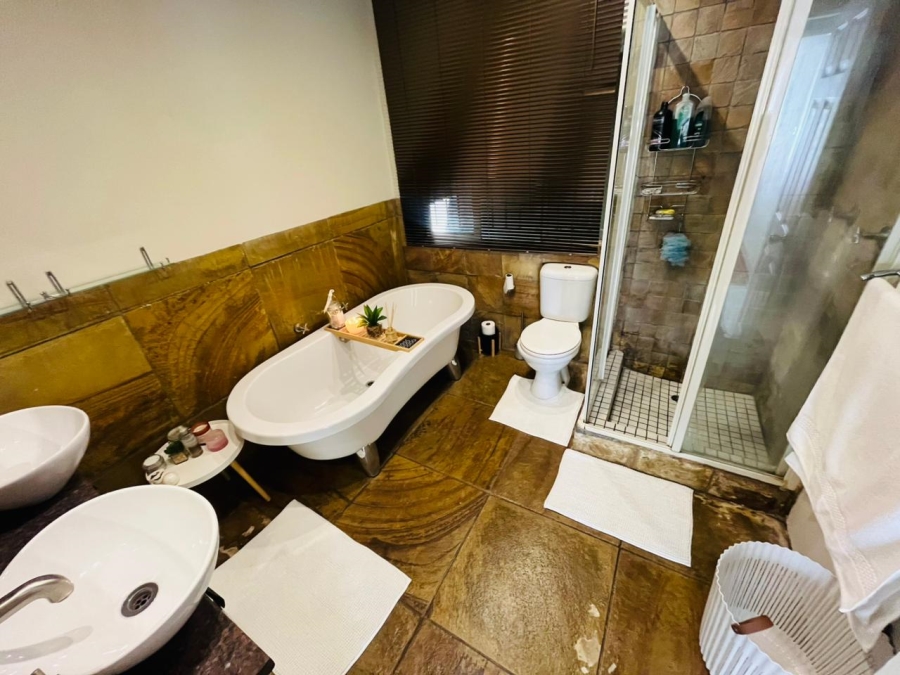 4 Bedroom Property for Sale in Blairgowrie Gauteng