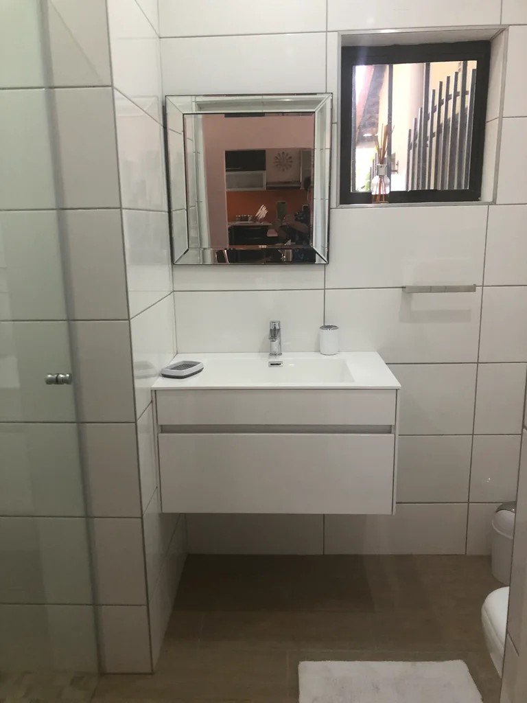 2 Bedroom Property for Sale in Saxonwold Gauteng