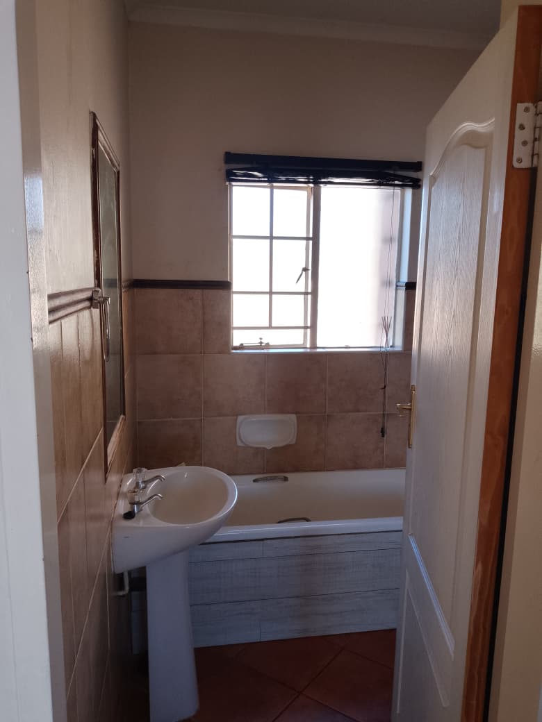 2 Bedroom Property for Sale in Eco Park Gauteng