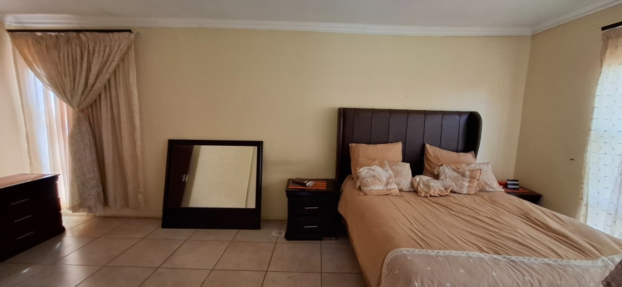 3 Bedroom Property for Sale in Lotus Gardens Gauteng