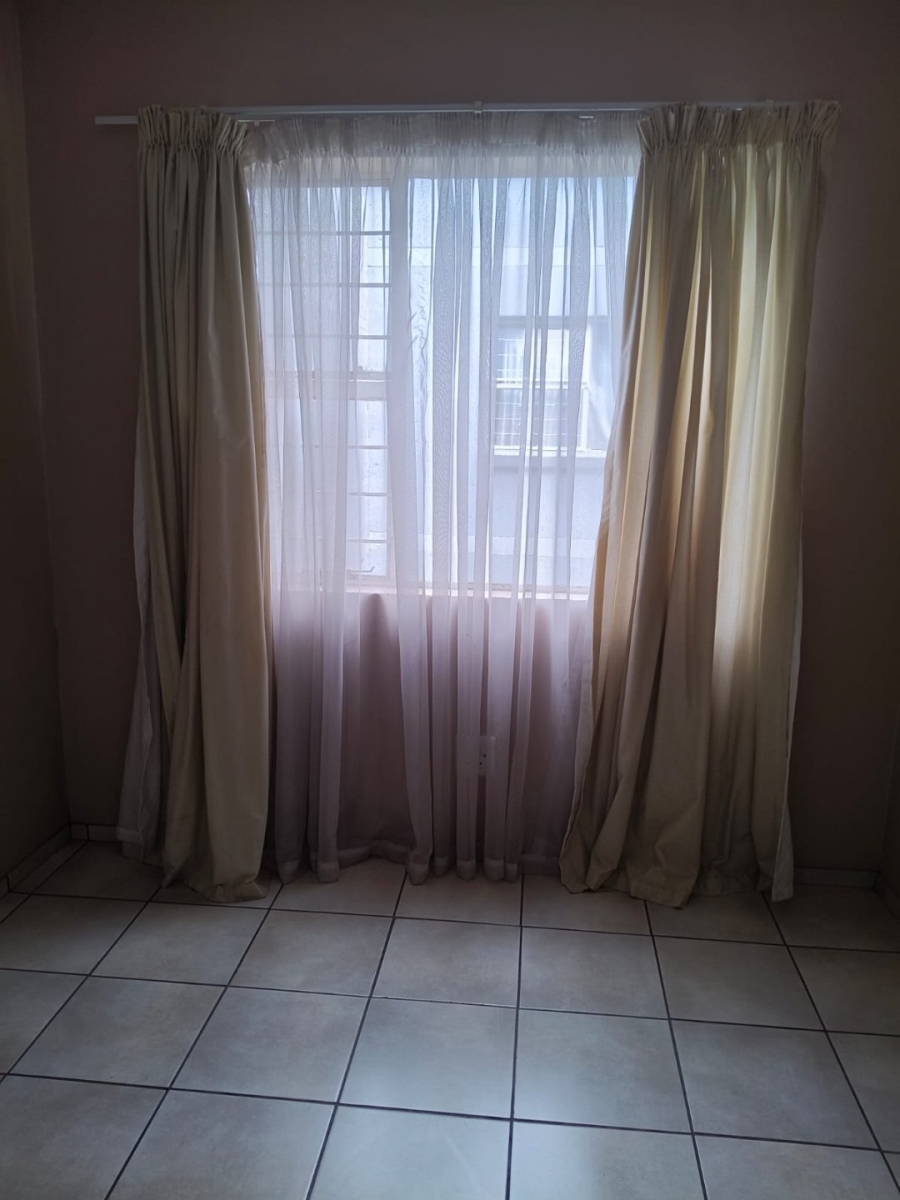 2 Bedroom Property for Sale in Bardene Gauteng