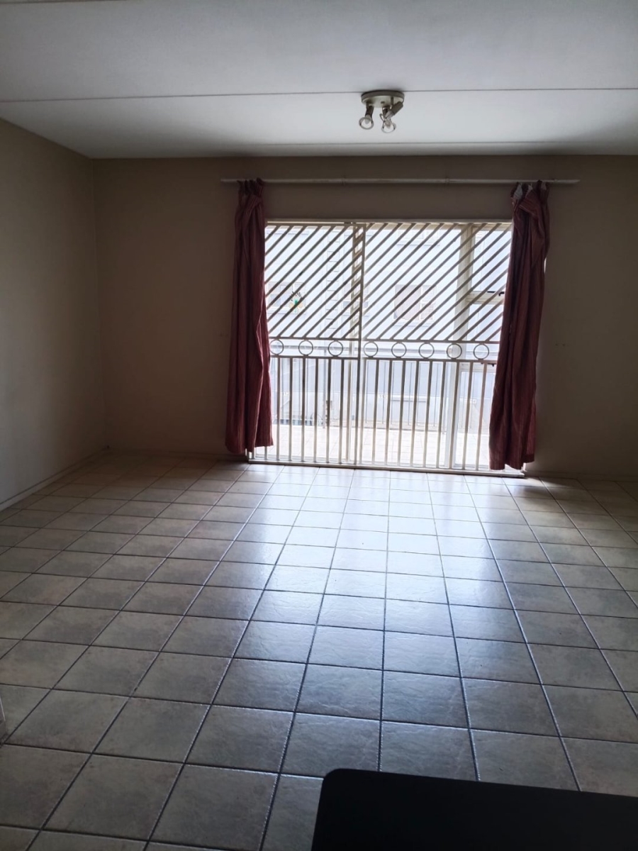 2 Bedroom Property for Sale in Bardene Gauteng